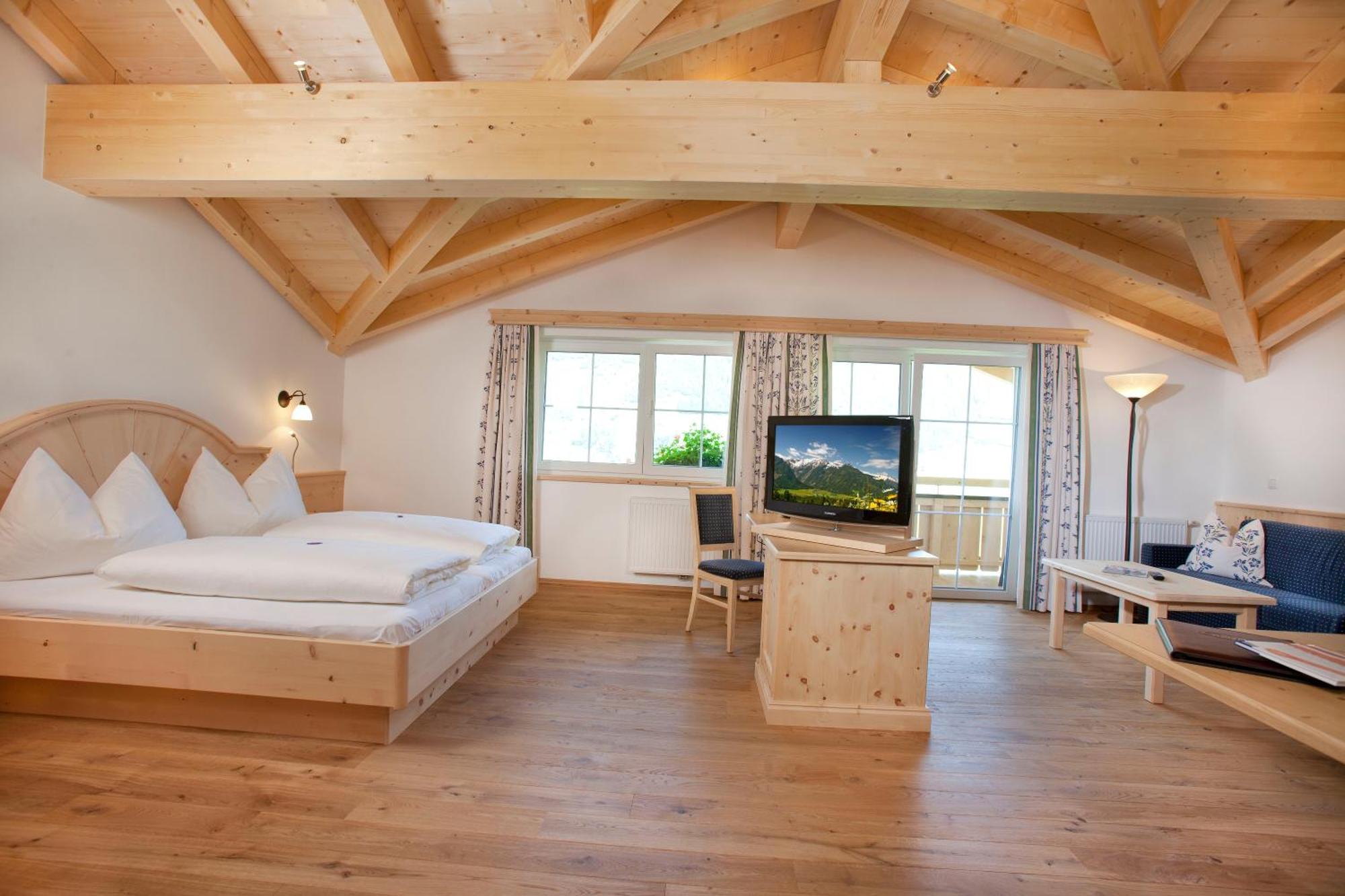 Hotel Grundlhof Брамберг-ам-Вильдкогель Экстерьер фото