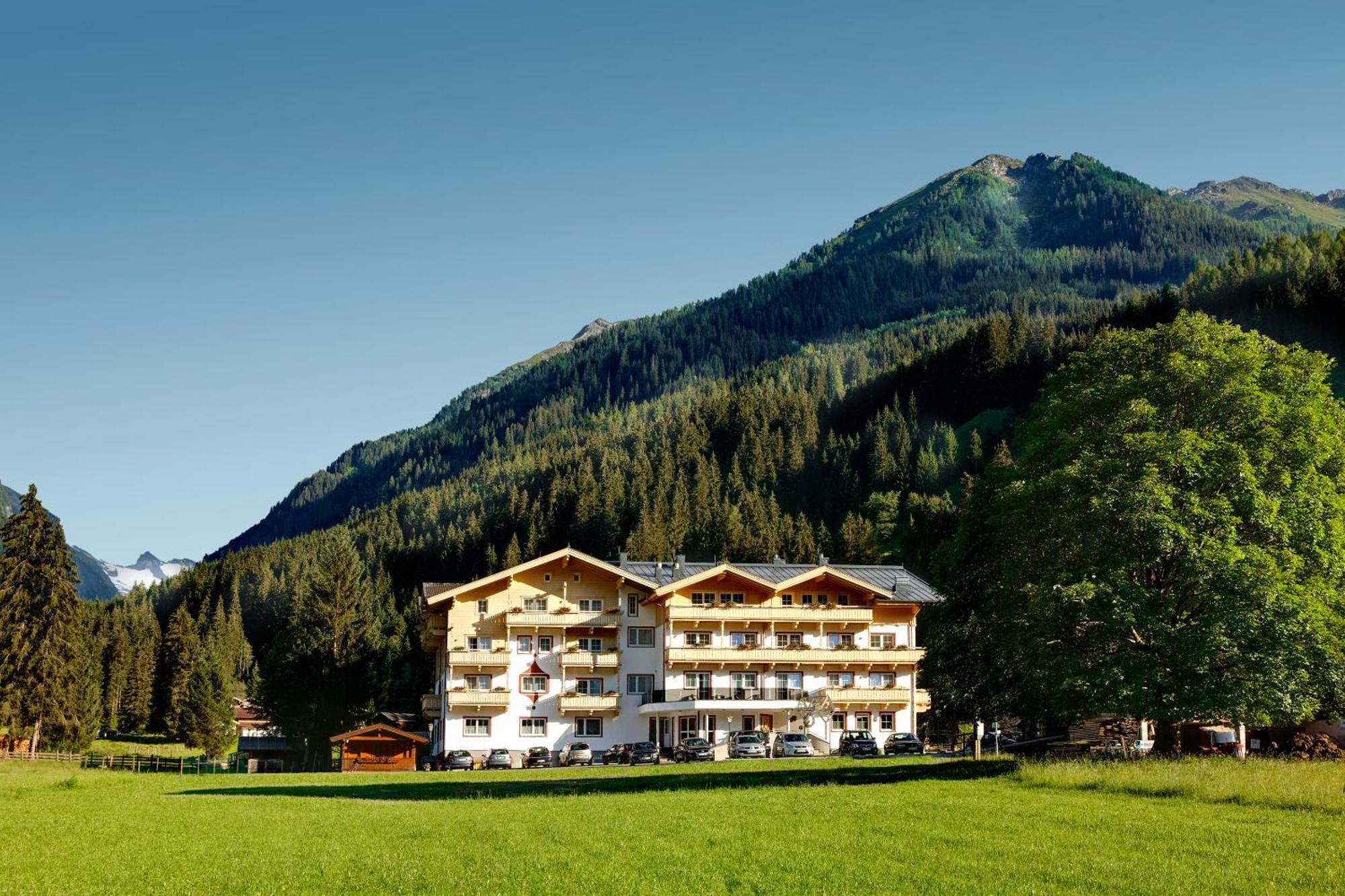 Hotel Grundlhof Брамберг-ам-Вильдкогель Экстерьер фото