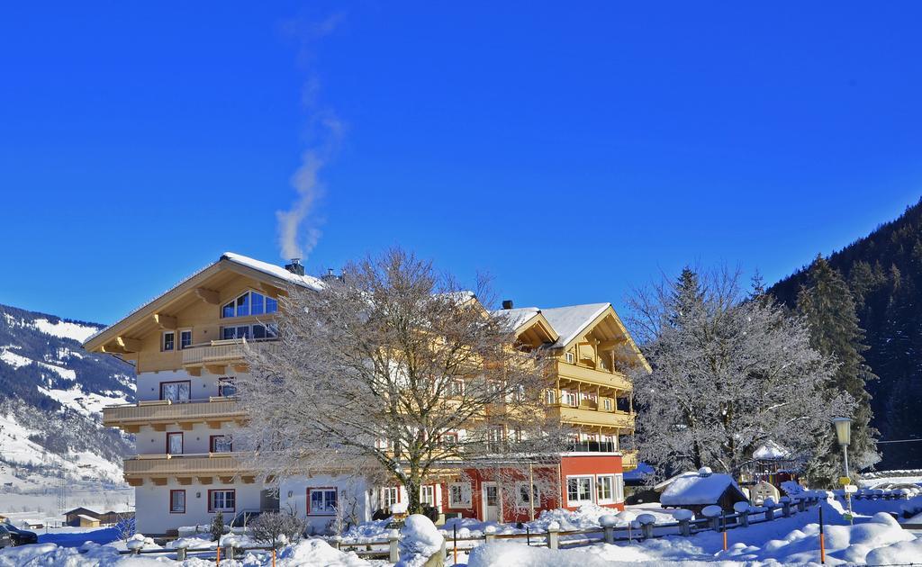 Hotel Grundlhof Брамберг-ам-Вильдкогель Экстерьер фото
