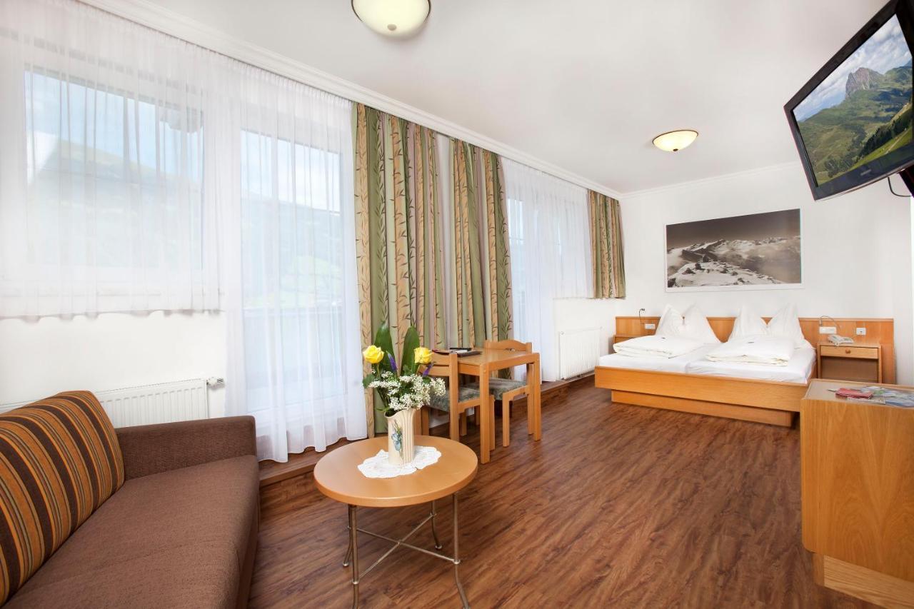 Hotel Grundlhof Брамберг-ам-Вильдкогель Экстерьер фото